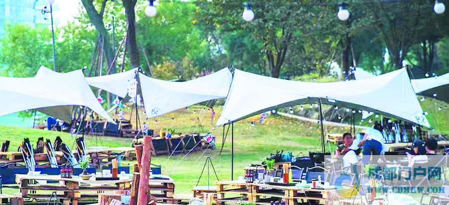 首届全国露营大会在邛崃举行 八部委发文推动露营产业发展 首届全国露营大会在邛崃举行 八部委发文推动露营产业发展